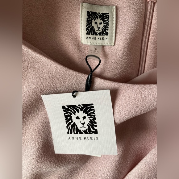 Anne Klein Ruched Side Sheath Dress - Picture 2 of 5